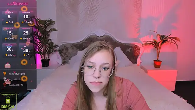 LayriantaVee online show from January 2025 01:19:01 PM