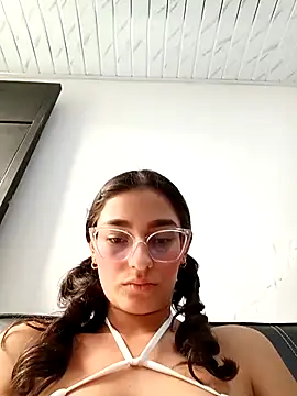 Ary-18 online show from November 2025 01:33:02 PM