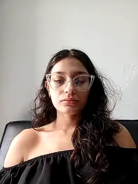 Ary-18 online show from December 2025 02:03:01 PM