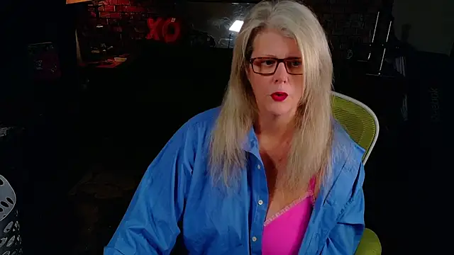 AliceHarlot online show from April 2026 10:32:01 PM