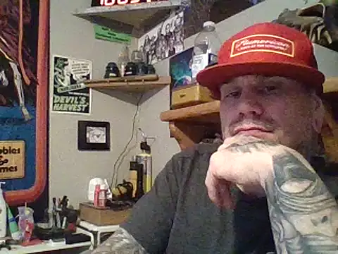 Snapshot of clitstitsandbongrips chatting on February 2025 04:04:01 PM clitstitsandbongrips online show from February 2025 04:04:01 PM