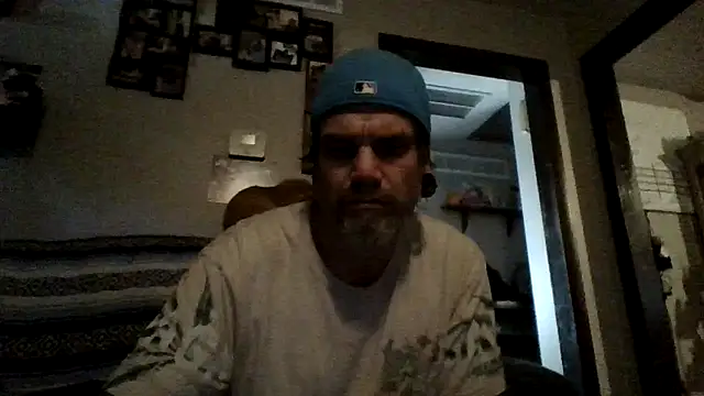 Snapshot of clitstitsandbongrips chatting on October 2025 08:51:02 PM clitstitsandbongrips online show from October 2025 08:51:02 PM