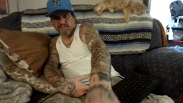 Snapshot of clitstitsandbongrips chatting on October 2025 07:13:01 PM clitstitsandbongrips online show from October 2025 07:13:01 PM