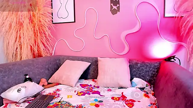 Snapshot of Annie_karlsson__ chatting on December 2024 07:33:01 PM Annie karlsson online show from December 2024 07:33:01 PM