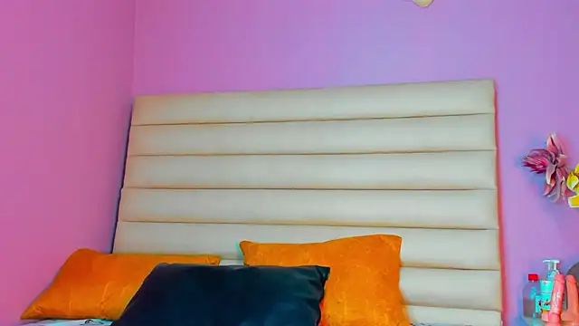 Snapshot of ZaritaLenon chatting on September 2025 09:25:01 PM ZaritaLenon online show from September 2025 09:25:01 PM