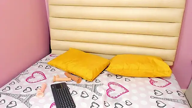 Snapshot of ZaritaLenon chatting on September 2025 08:47:02 PM ZaritaLenon online show from September 2025 08:47:02 PM