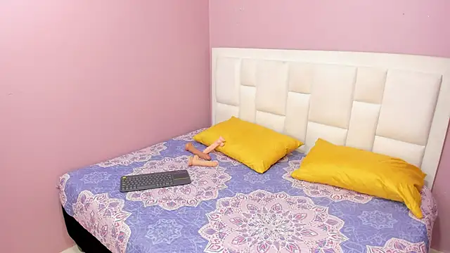 Snapshot of ZaritaLenon chatting on October 2025 08:32:02 PM ZaritaLenon online show from October 2025 08:32:02 PM