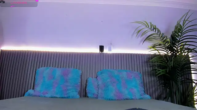 Snapshot of valentina_lux chatting on February 2026 07:20:01 PM valentina lux online show from February 2026 07:20:01 PM