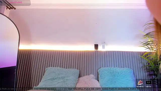 Snapshot of valentina_lux chatting on March 2026 07:09:01 PM valentina lux online show from March 2026 07:09:01 PM