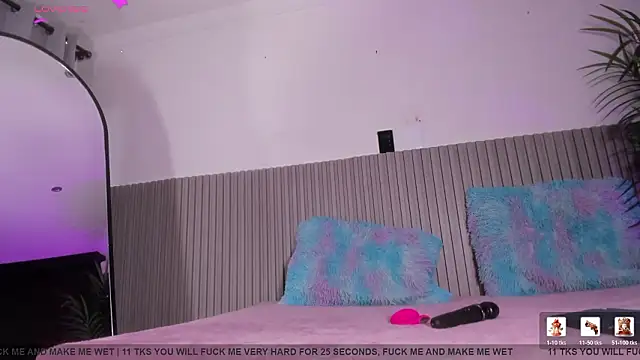 Snapshot of valentina_lux chatting on March 2026 08:53:01 PM valentina lux online show from March 2026 08:53:01 PM