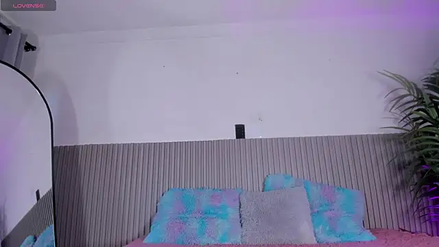 valentina lux online show from May 2026 07:11:02 PM