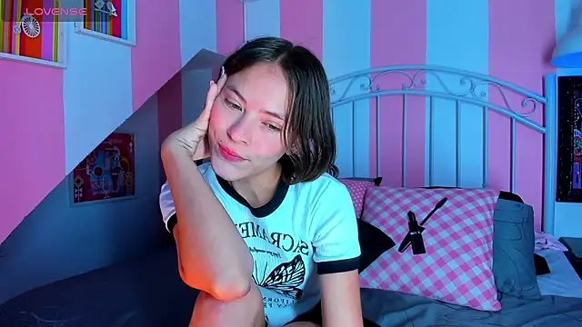 Snapshot of Liah_Grey8 chatting on December 2024 10:56:02 PM Liah Grey8 online show from December 2024 10:56:02 PM