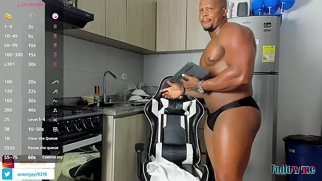 Aaron ST online show from October 2025 09:11:01 PM