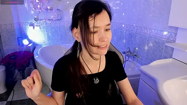 Emily Strikeee online show from October 2025 10:02:01 AM