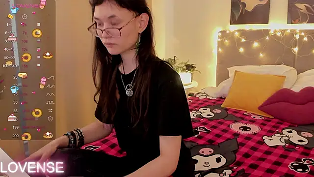 Emily Strikeee online show from February 2026 10:14:01 AM