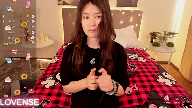 Emily Strikeee online show from April 2026 02:00:02 AM