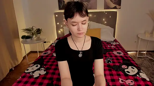 Emily Strikeee online show from April 2026 01:25:02 AM