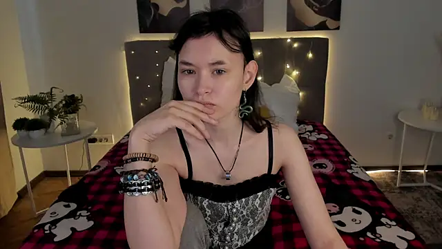 Emily Strikeee online show from April 2026 01:53:02 AM