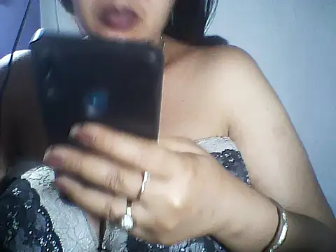 layanah12 online show from July 2026 09:42:02 PM