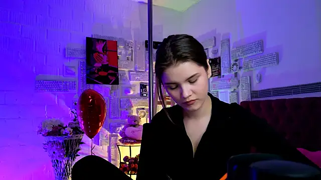 EvaThopson online show from February 2025 03:24:02 PM