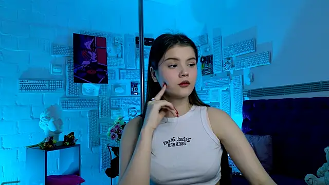 EvaThopson online show from March 2025 01:21:01 PM