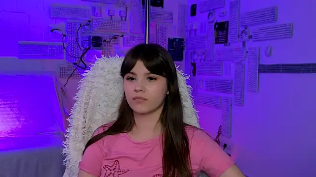 Snapshot of EvaThopson chatting on April 2026 01:41:02 PM EvaThopson online show from April 2026 01:41:02 PM