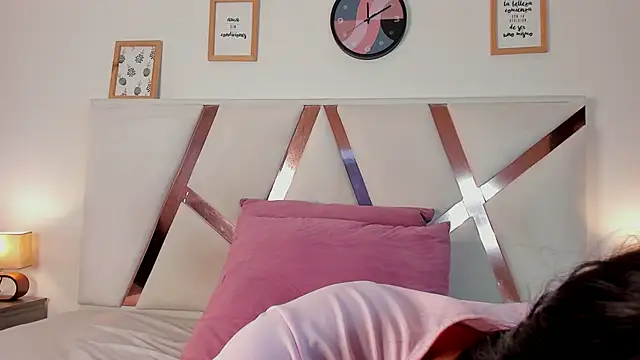 Snapshot of ChanelAdamss_ chatting on February 2025 10:43:02 PM ChanelAdamss online show from February 2025 10:43:02 PM