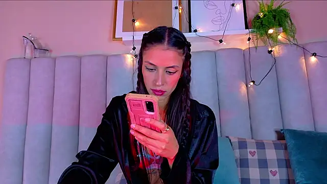 Snapshot of ChanelAdamss_ chatting on October 2025 03:18:01 AM ChanelAdamss online show from October 2025 03:18:01 AM