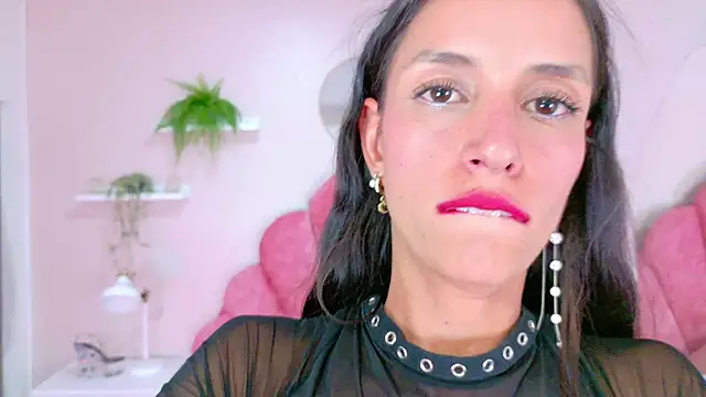 Snapshot of ChanelAdamss_ chatting on November 2025 03:40:01 AM ChanelAdamss online show from November 2025 03:40:01 AM