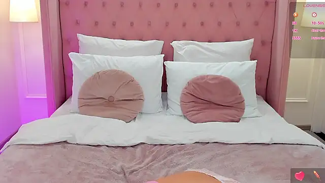 GiaCale online show from February 2025 08:28:02 PM