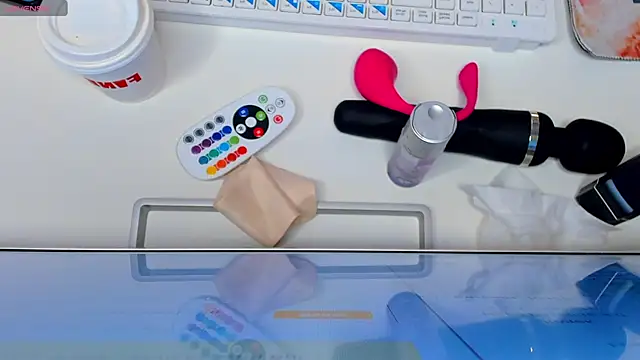 GiaCale online show from November 2025 01:22:04 PM