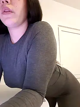 Snapshot of leeya_lee chatting on February 2025 01:58:01 AM leeya lee online show from February 2025 01:58:01 AM