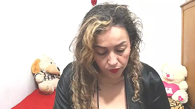 ariellth online show from November 2025 04:50:01 PM