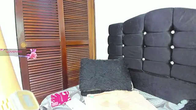 Selenakyle92  online show from July 2026 08:33:02 PM