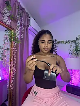 Snapshot of NahiaraReina chatting on July 2026 03:03:01 PM NahiaraReina online show from July 2026 03:03:01 PM