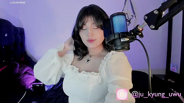 Snapshot of Ju_Kyung chatting on February 2025 07:48:02 AM Ju Kyung online show from February 2025 07:48:02 AM