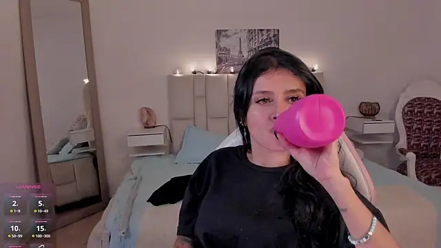 yenny garcia online show from April 2026 08:57:02 PM