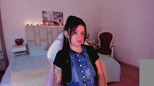 yenny garcia online show from July 2026 06:17:02 PM