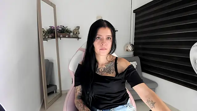 yenny garcia online show from July 2026 06:15:02 PM