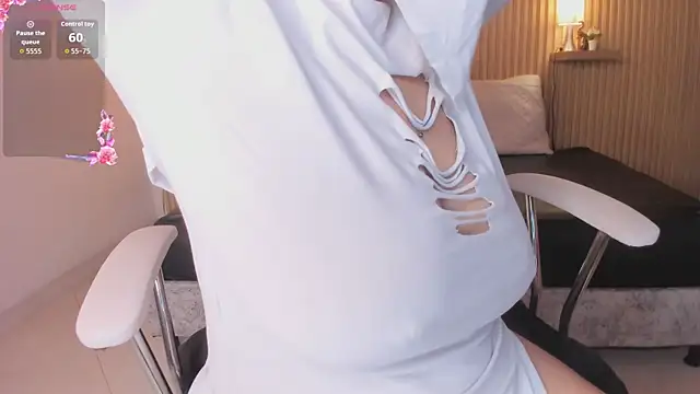 cloe sirena online show from June 2026 01:02:01 PM
