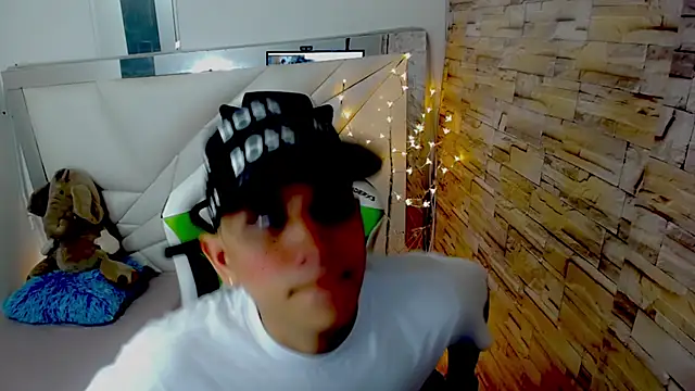 Brayan lopezz online show from March 2025 12:46:02 PM