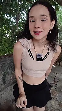 sweet outdoor charm online show from June 2026 04:44:01 PM