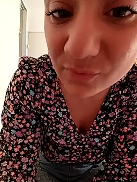 Snapshot of Nell-X chatting on May 2026 11:16:01 AM Nell-X online show from May 2026 11:16:01 AM
