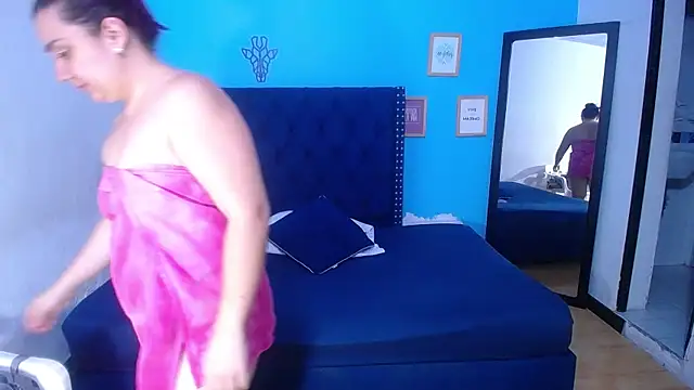 kinky redhead18 online show from December 2025 07:53:02 PM