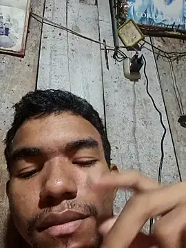 Reynold2608 online show from December 2025 04:19:01 AM