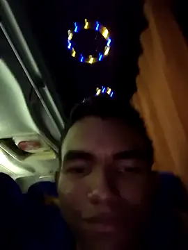 Reynold2608 online show from April 2026 12:20:02 AM