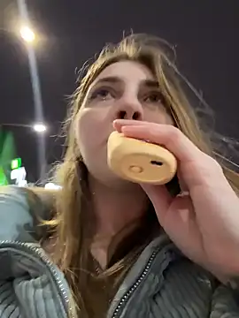 Snapshot of Sunny___Bunny chatting on November 2025 02:06:02 PM Sunny Bunny online show from November 2025 02:06:02 PM