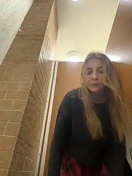 Snapshot of Sunny___Bunny chatting on December 2025 12:12:01 PM Sunny Bunny online show from December 2025 12:12:01 PM