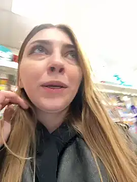 Snapshot of Sunny___Bunny chatting on December 2025 12:35:02 PM Sunny Bunny online show from December 2025 12:35:02 PM