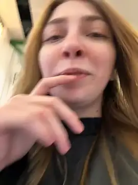 Snapshot of Sunny___Bunny chatting on January 2026 12:20:01 PM Sunny Bunny online show from January 2026 12:20:01 PM